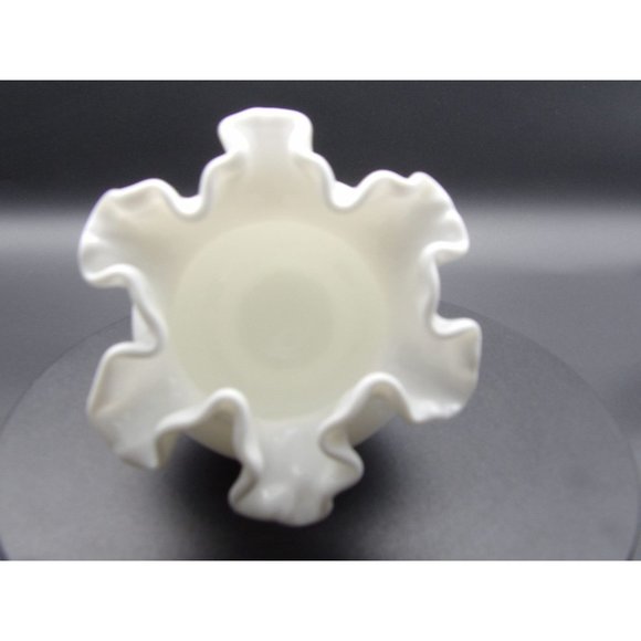 Vintage Glass Double Crimp Milk Glass Ruffled Rose Bowl Vase 5" W x 3 1/2" H - Picture 7 of 8
